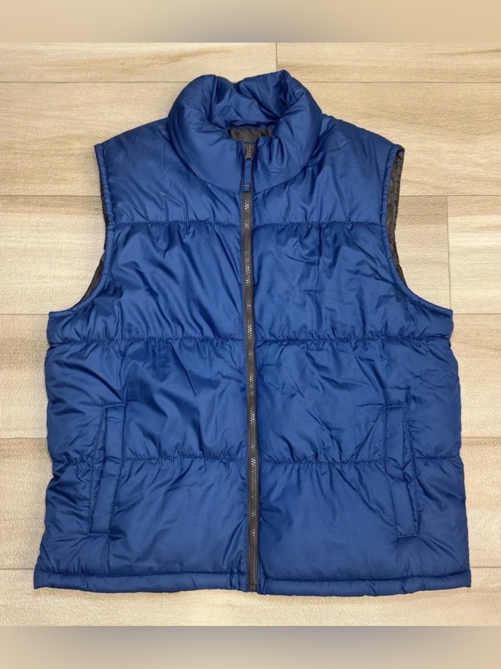 Vintage OLD NAVY Chunky Puffer Vest Men L
Blue Lined Active Snow Ski Zip Grunge